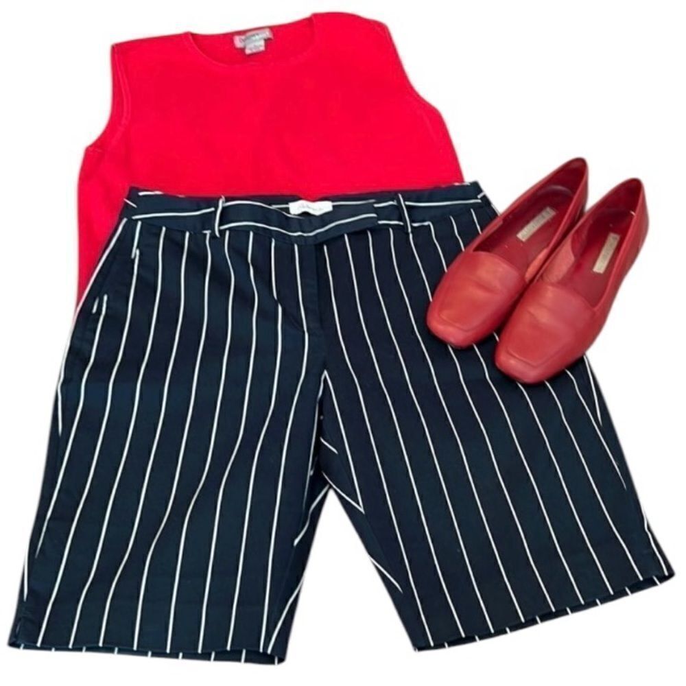 Reitmans sz9 juniors navy white strip stretchy zip front belt loops shorts EUC